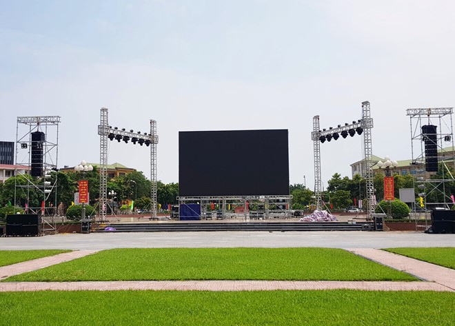Thi công lắp đặt màn hình Led quảng trường HCM TP Vinh Nghệ An